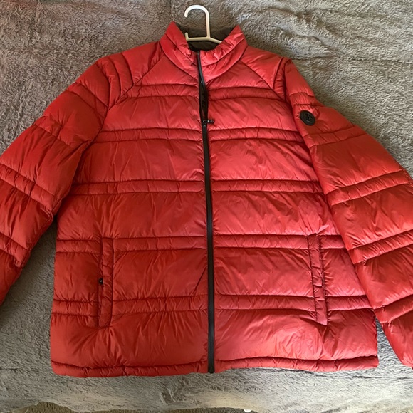 Michel Kors red puff jacket Packable down - Picture 5 of 5